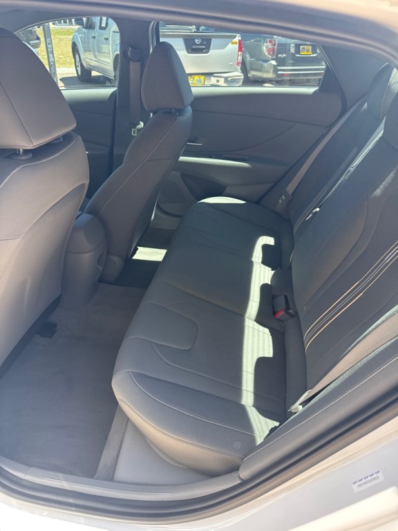 2025 Hyundai Elantra Image 22