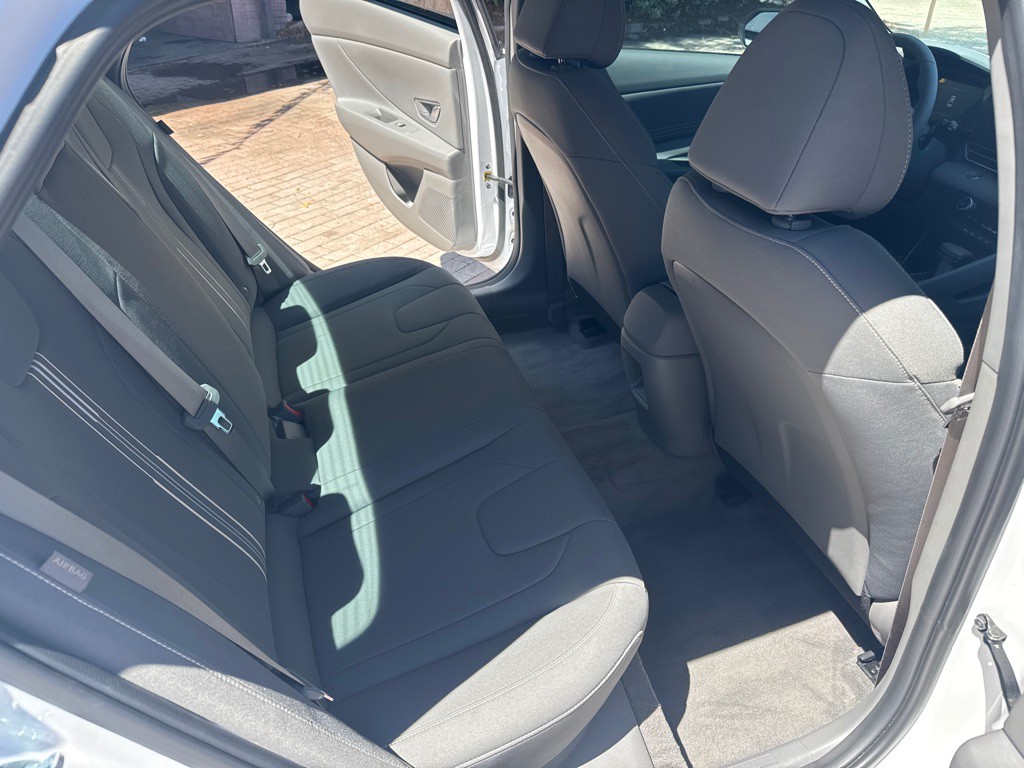 2025 Hyundai Elantra Image 23