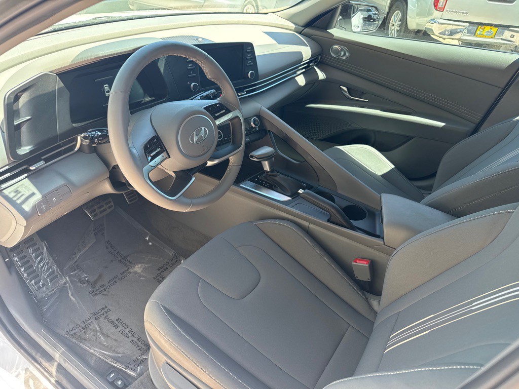 2025 Hyundai Elantra Image 30