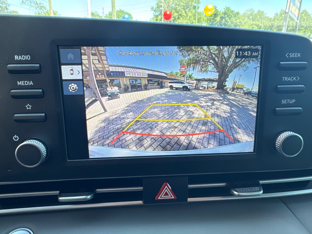 2025 Hyundai Elantra Image 32