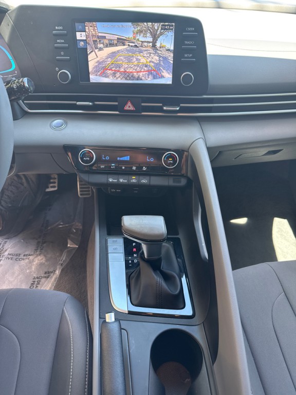 2025 Hyundai Elantra Image 33