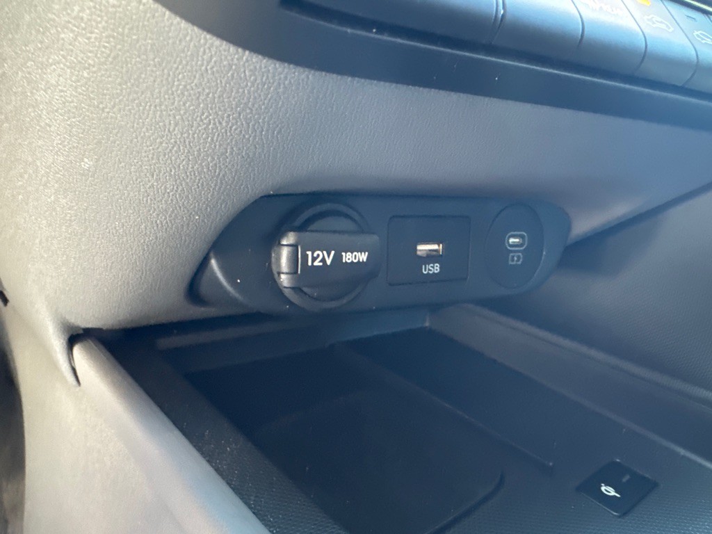 2025 Hyundai Elantra Image 34