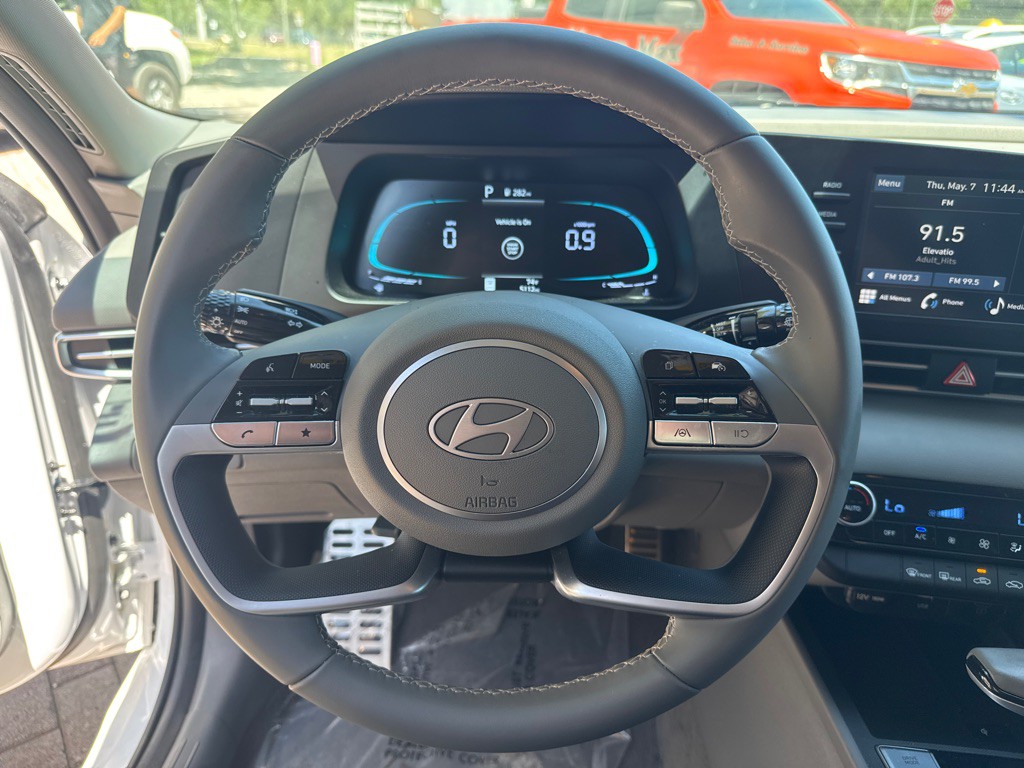2025 Hyundai Elantra Image 36