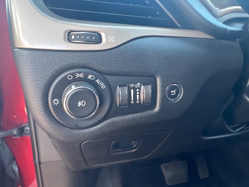 2018 Jeep Cherokee Image 19