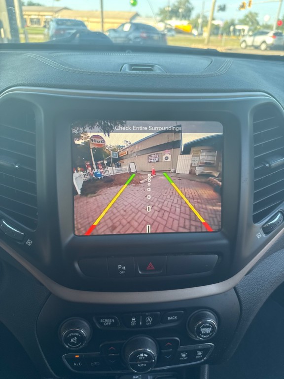 2018 Jeep Cherokee Image 24