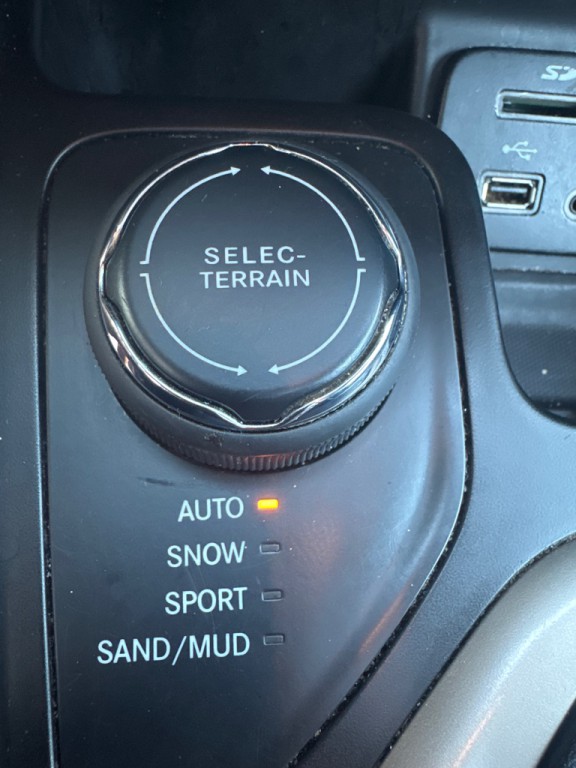 2018 Jeep Cherokee Image 27