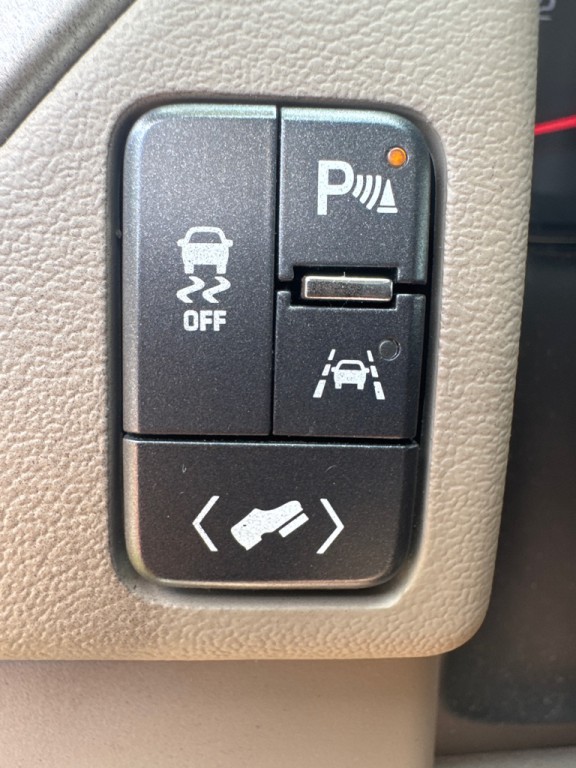 2018 GMC Yukon Image 32