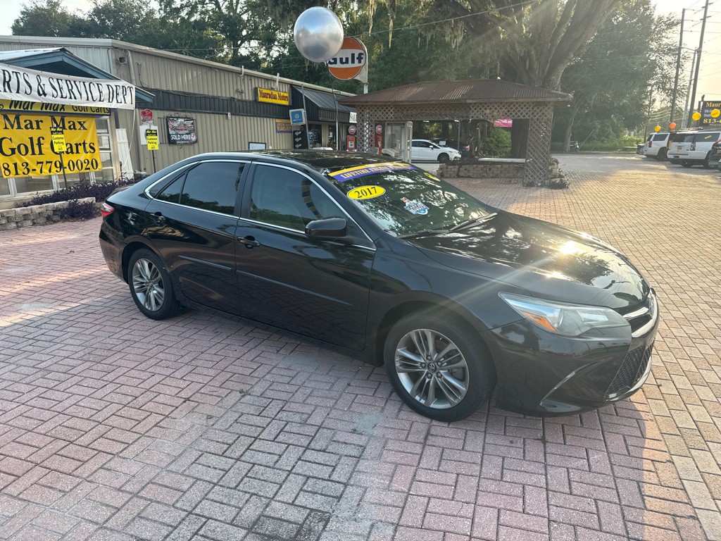 2017 Toyota Camry Image 1