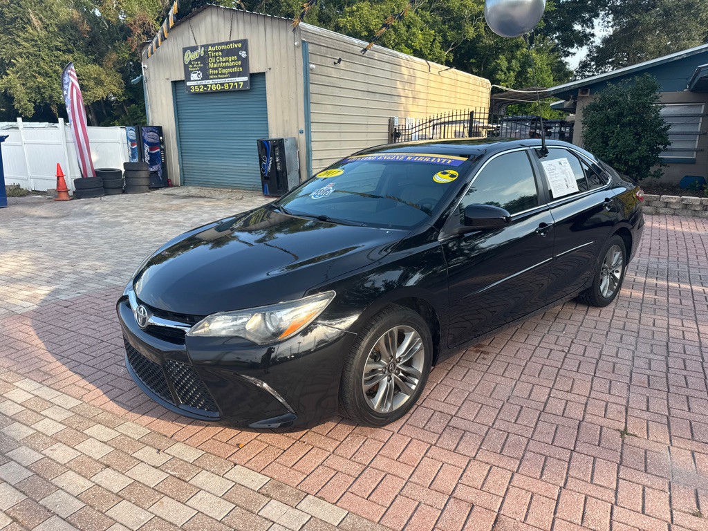 2017 Toyota Camry Image 3
