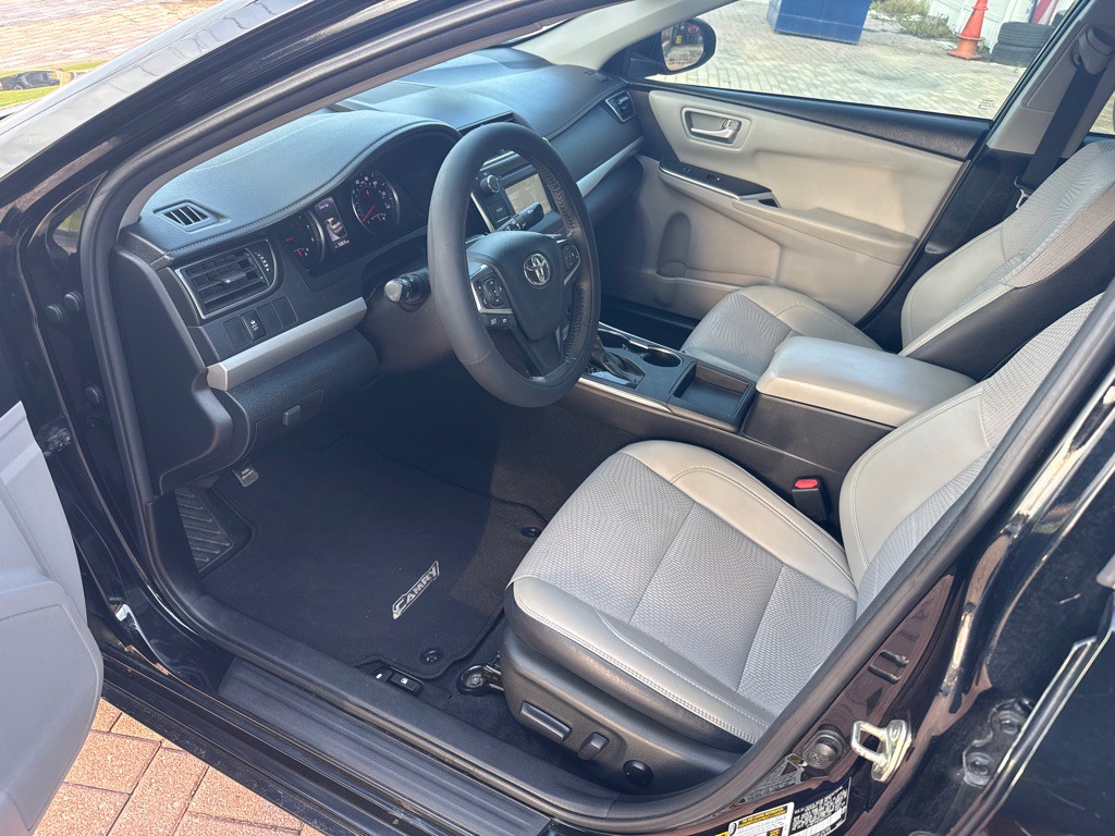 2017 Toyota Camry Image 26