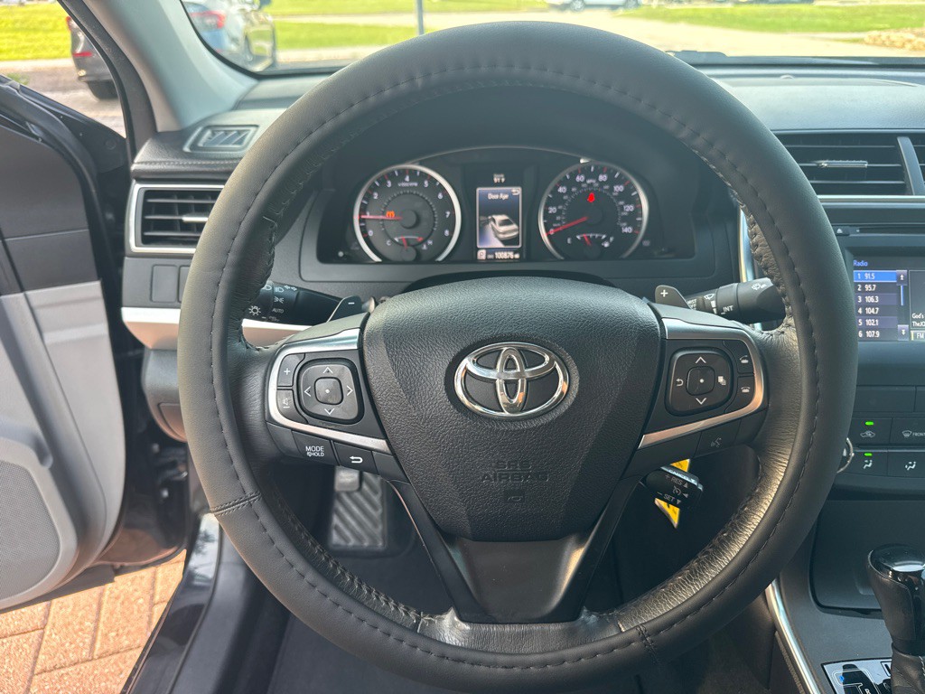 2017 Toyota Camry Image 28