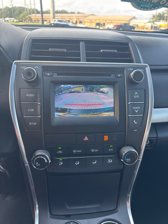 2017 Toyota Camry Image 29