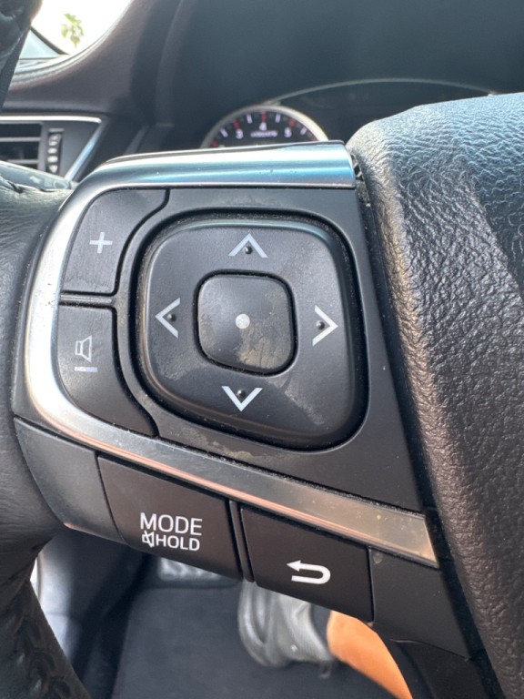 2017 Toyota Camry Image 33