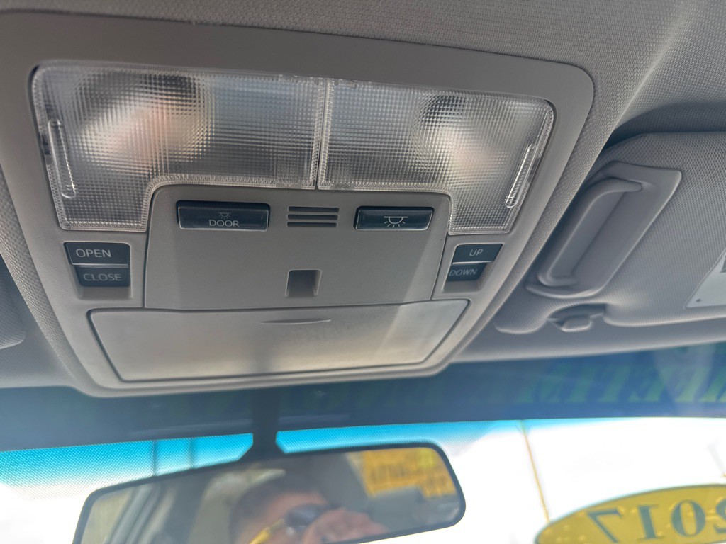 2017 Toyota Camry Image 36