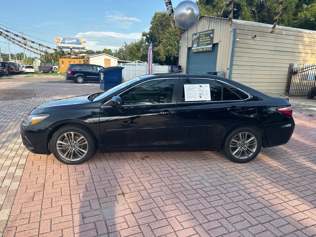 2017 Toyota Camry Image 43