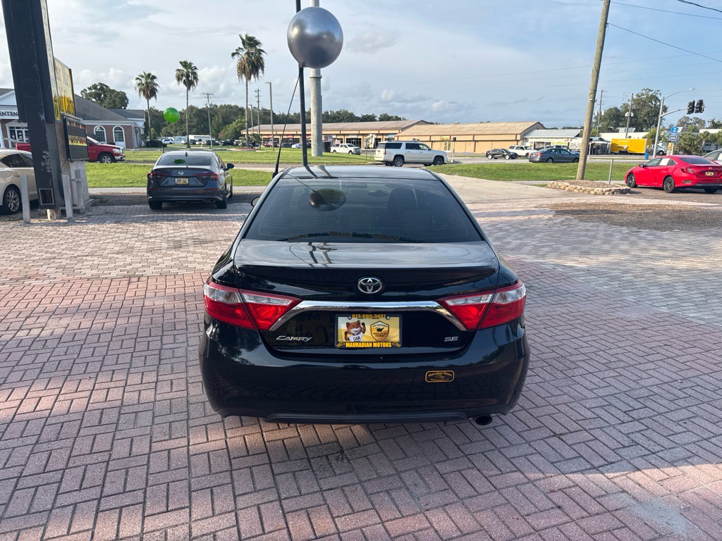 2017 Toyota Camry Image 45