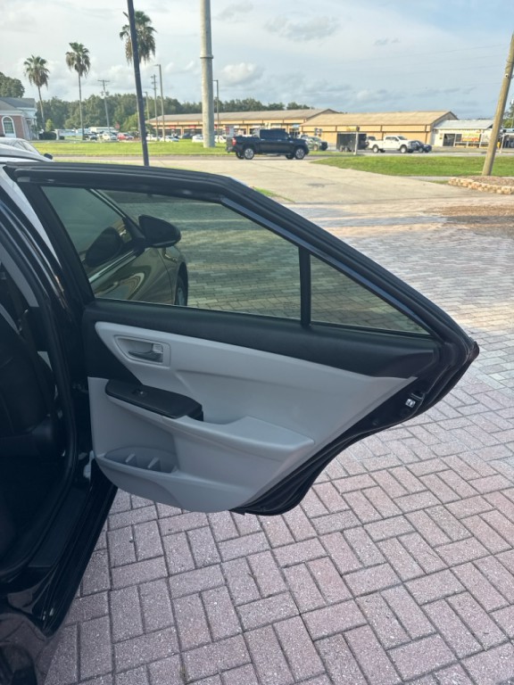 2017 Toyota Camry Image 56