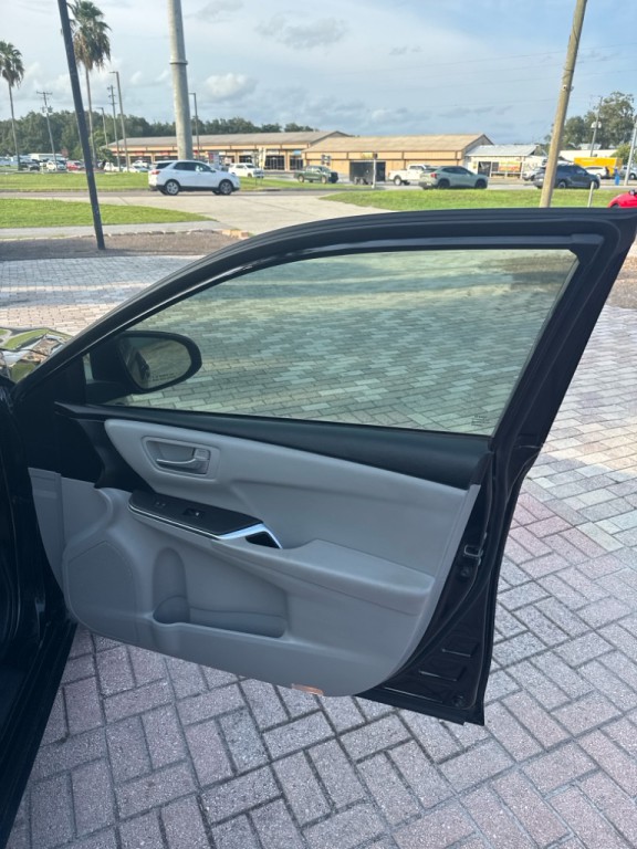 2017 Toyota Camry Image 57