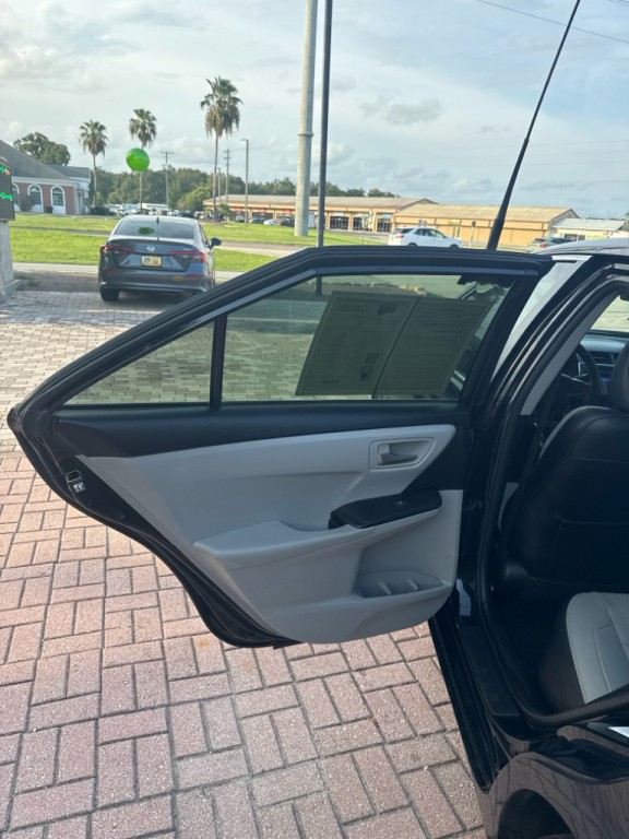 2017 Toyota Camry Image 62