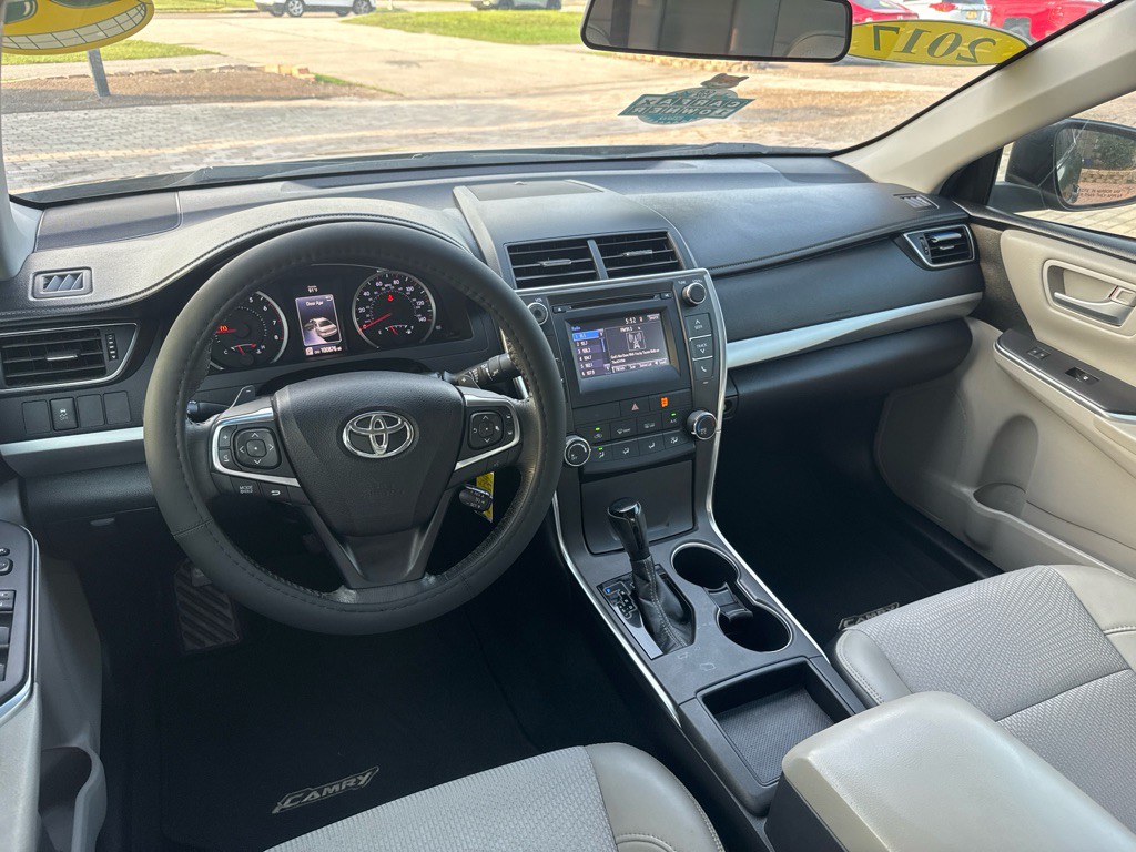 2017 Toyota Camry Image 63