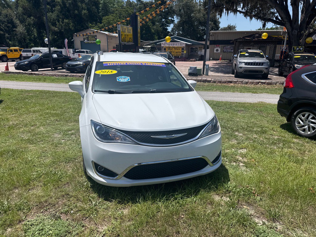 2018 Chrysler Pacifica Image 2