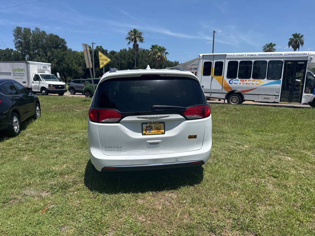 2018 Chrysler Pacifica Image 5