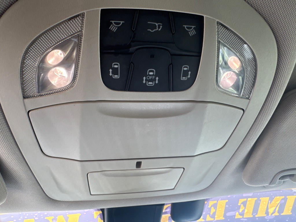 2018 Chrysler Pacifica Image 25