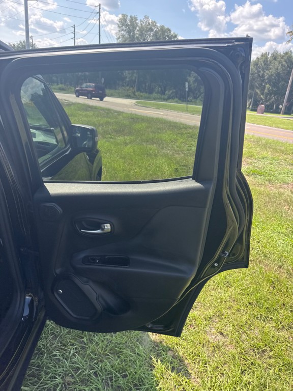 2019 Jeep Renegade Image 17