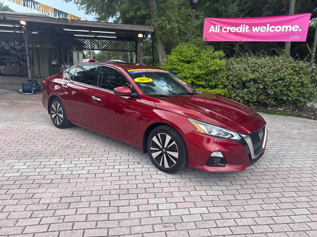 2019 Nissan Altima Image 1