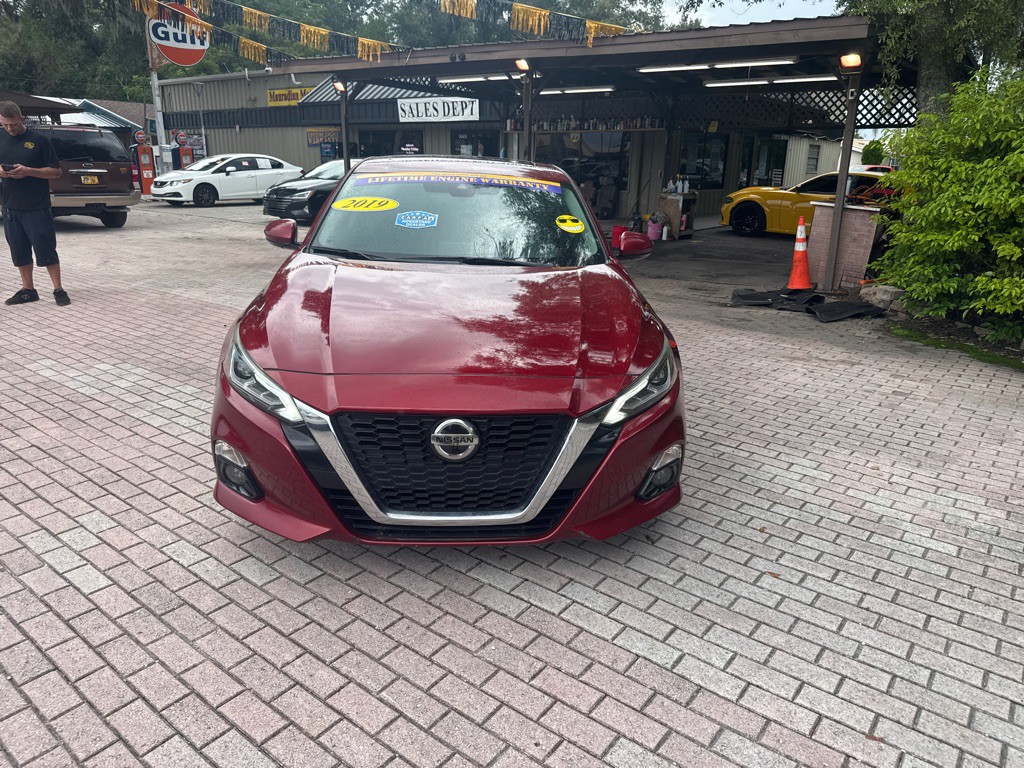 2019 Nissan Altima Image 2