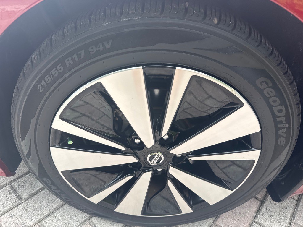2019 Nissan Altima Image 10