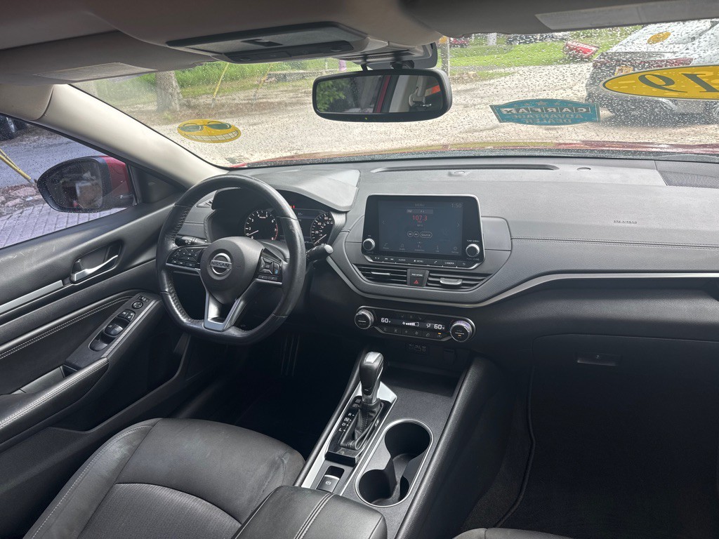 2019 Nissan Altima Image 19