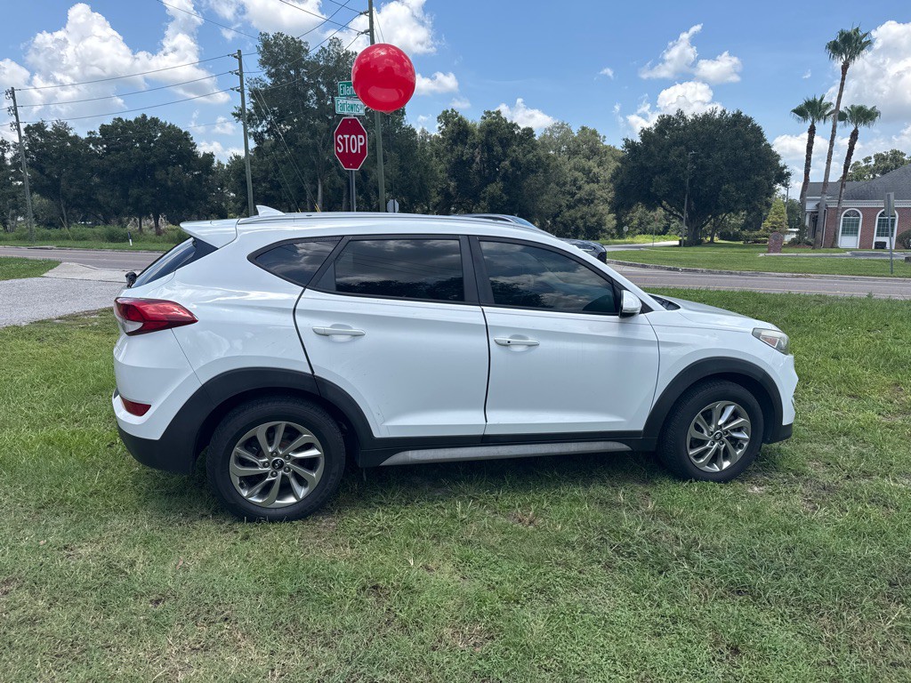 2017 Hyundai Tucson Image 8