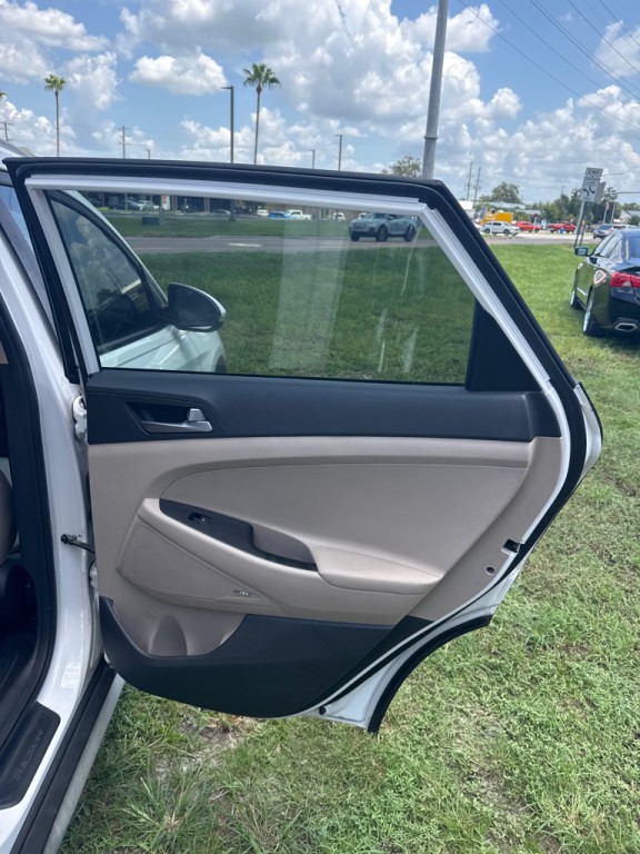 2017 Hyundai Tucson Image 11