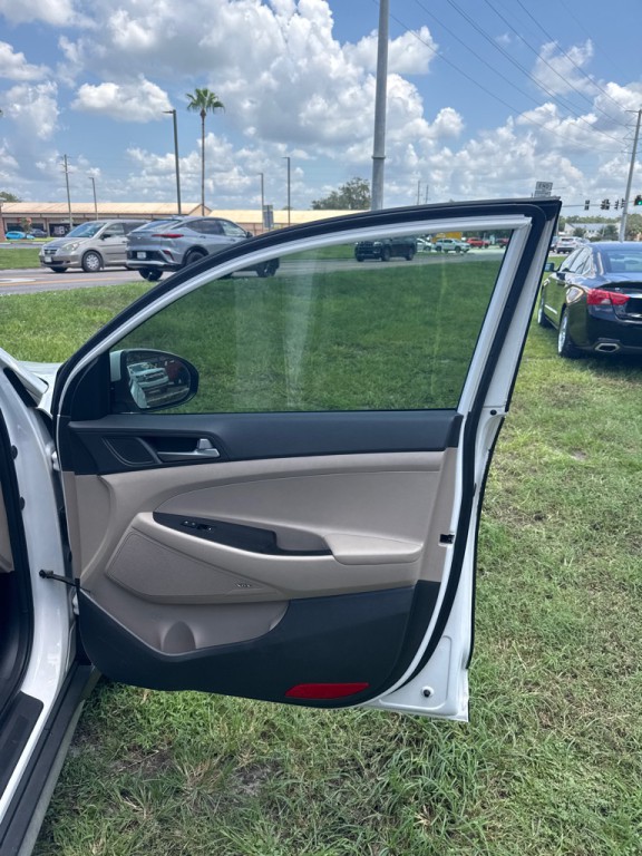 2017 Hyundai Tucson Image 12