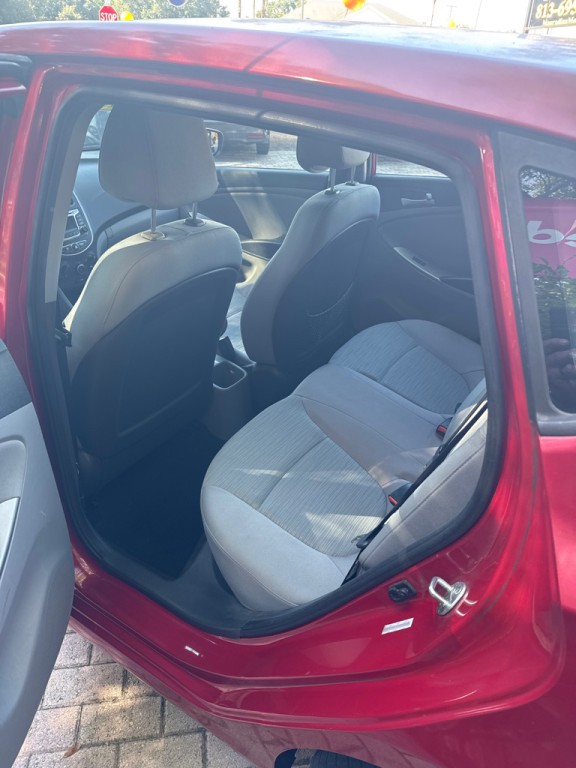 2015 Hyundai Accent Image 17