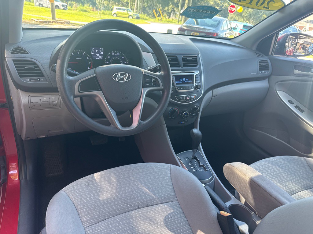 2015 Hyundai Accent Image 18