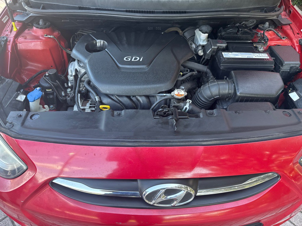 2015 Hyundai Accent Image 33