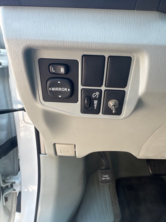 2010 Toyota Prius Image 26