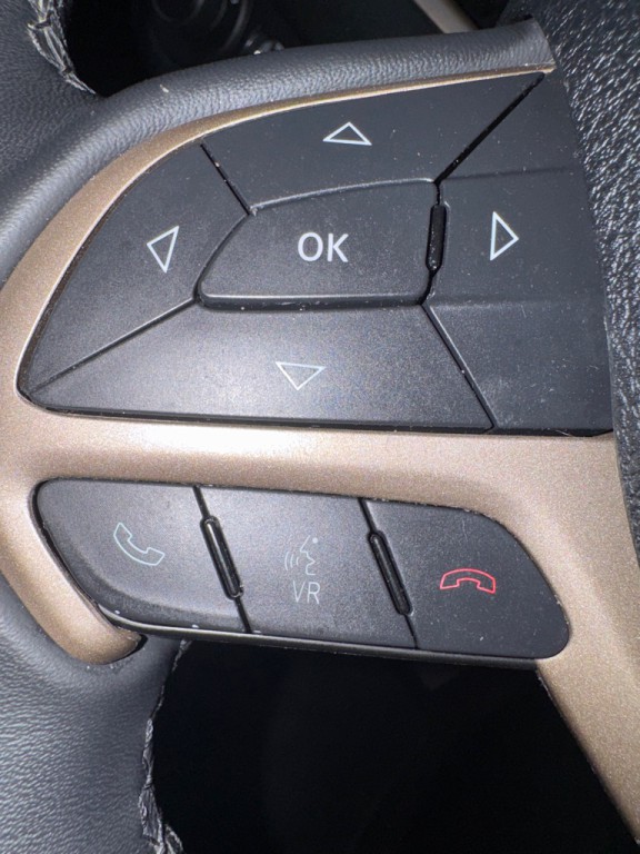 2015 Jeep Cherokee Image 22