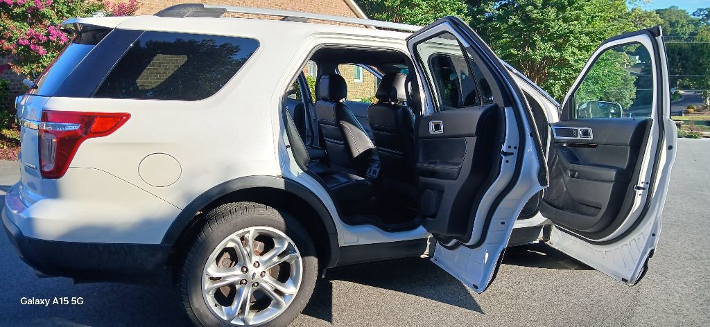 2013 Ford Explorer Image 8
