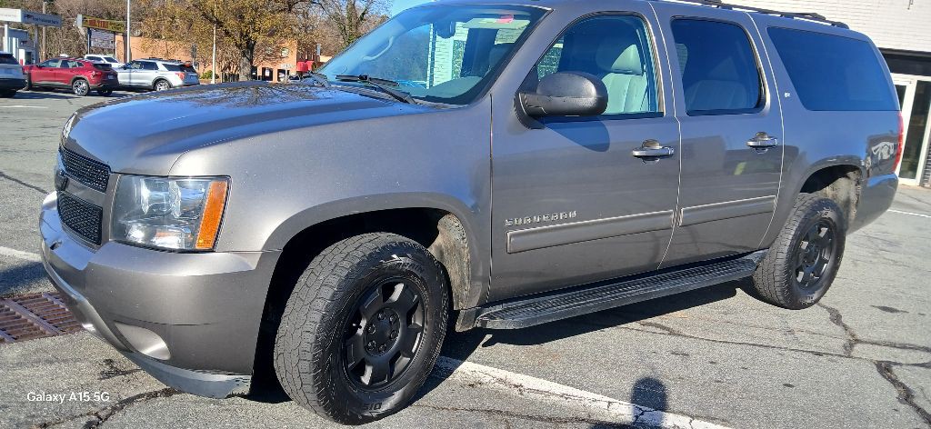 2012 Chevrolet Suburban Image 5