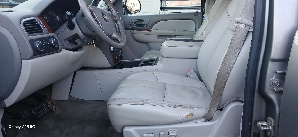 2012 Chevrolet Suburban Image 15