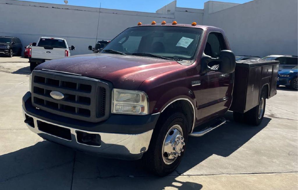 2005 Ford F-350 Image 2