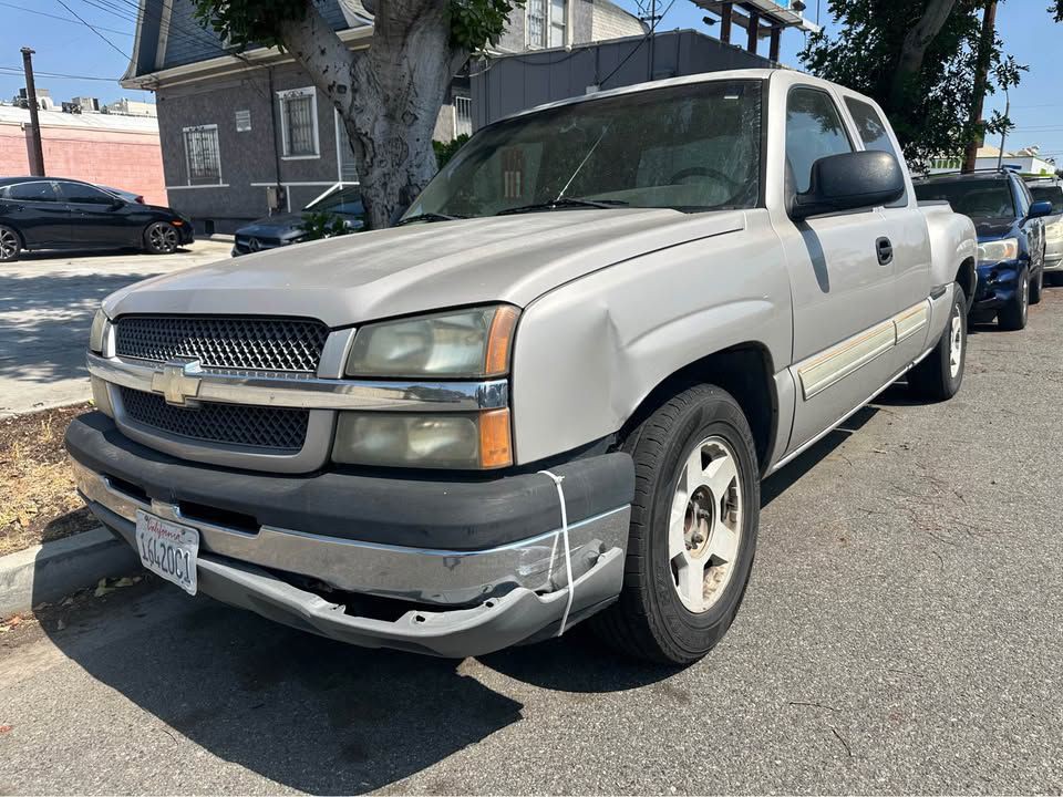 2005 Chevrolet Silverado 1500 Image 2