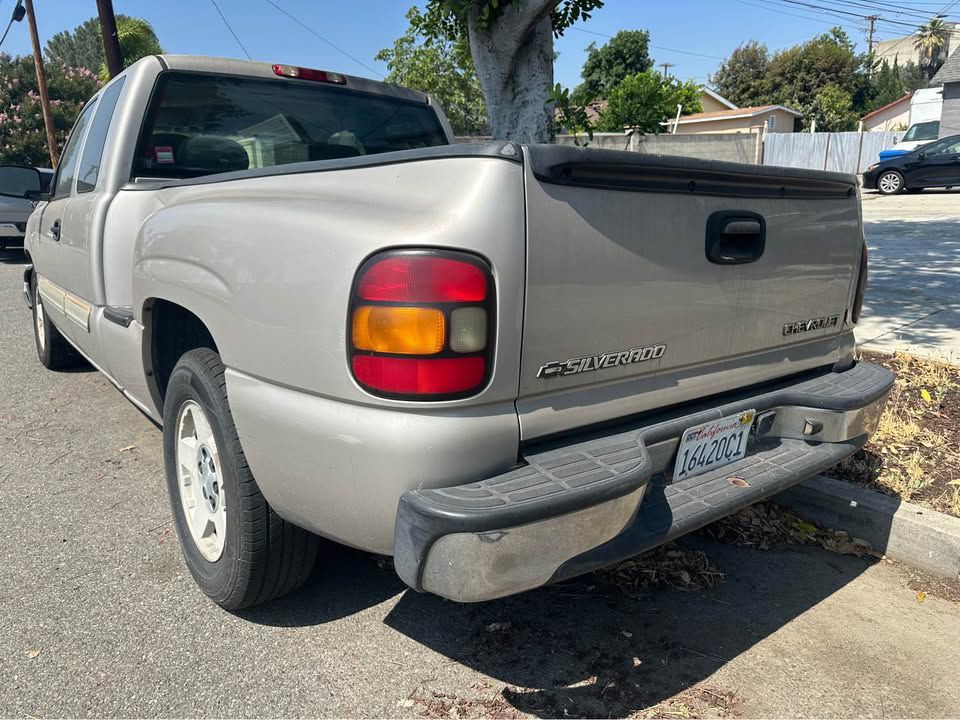 2005 Chevrolet Silverado 1500 Image 3