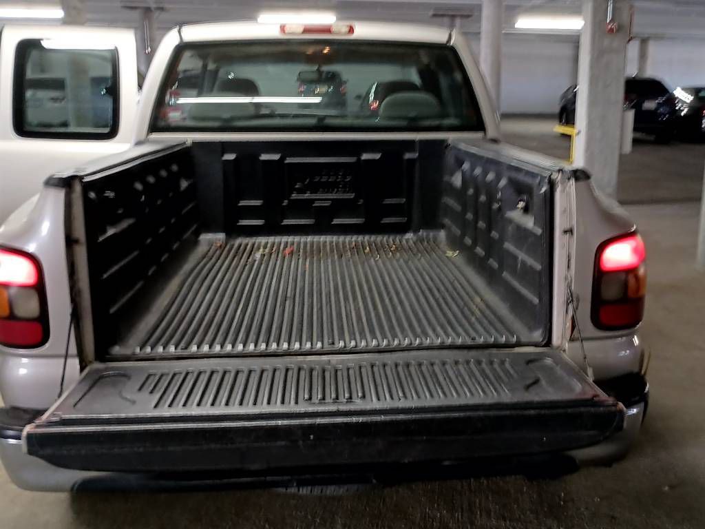 2005 Chevrolet Silverado 1500 Image 8
