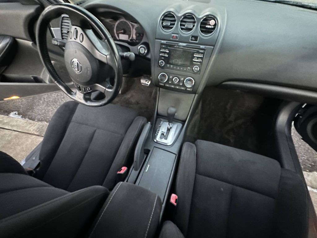 2012 Nissan Altima Image 8