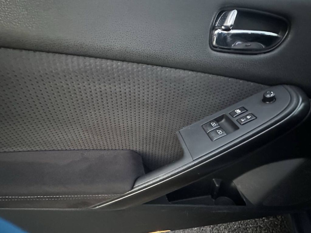 2012 Nissan Altima Image 10