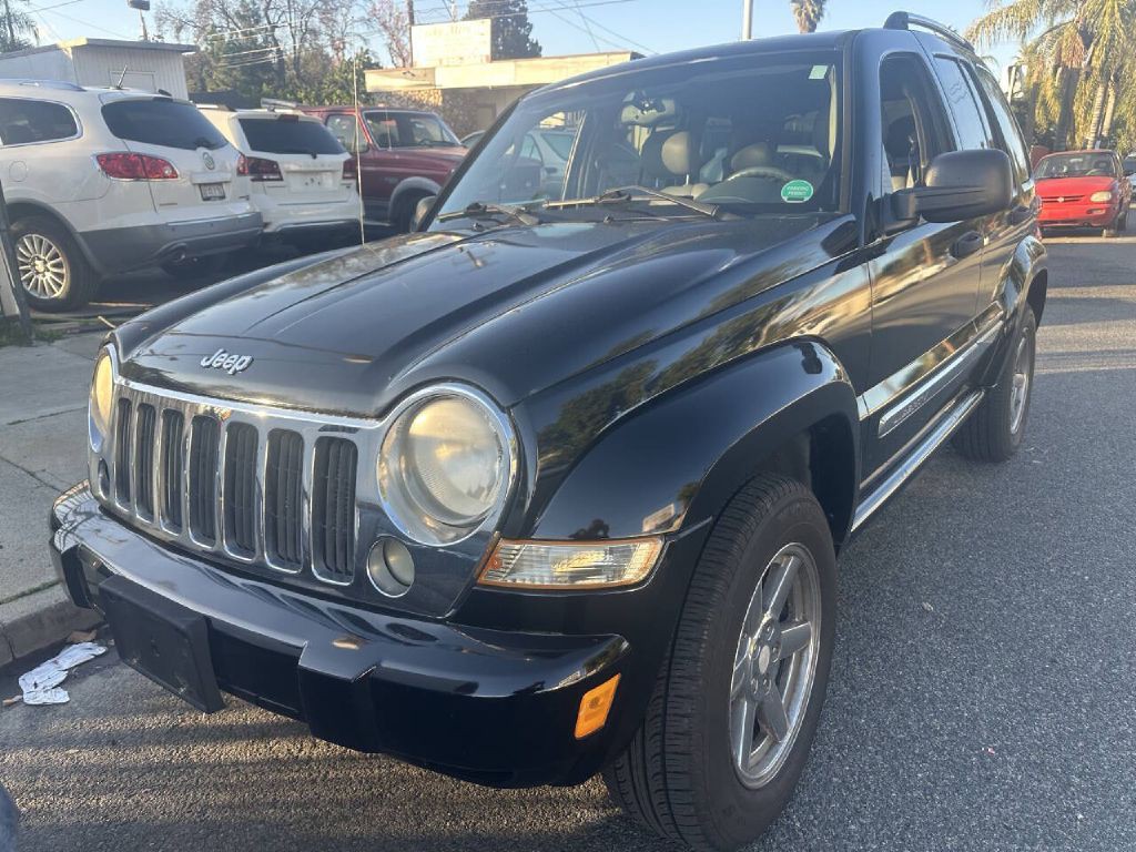2005 Jeep Liberty Image 2